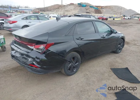 2021 Hyundai Elantra Sel z USA, uszkodzony, nr VIN 5NPLS4AG8MH031614